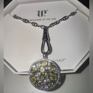 Stunning Silver and Yellow Gemstone Necklace